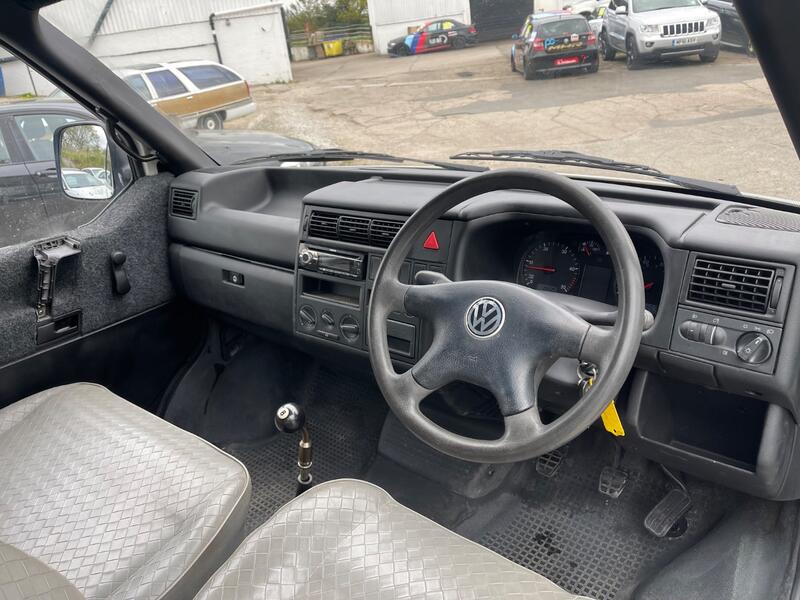 VOLKSWAGEN TRANSPORTER