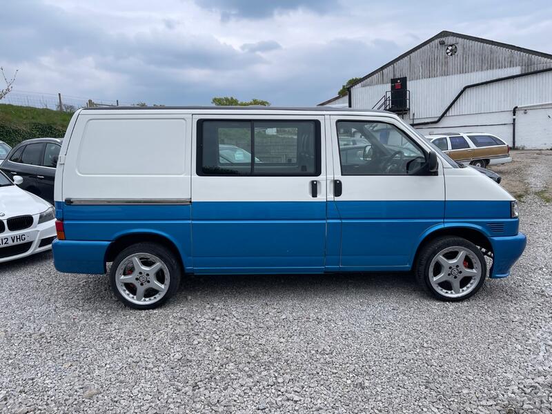 VOLKSWAGEN TRANSPORTER