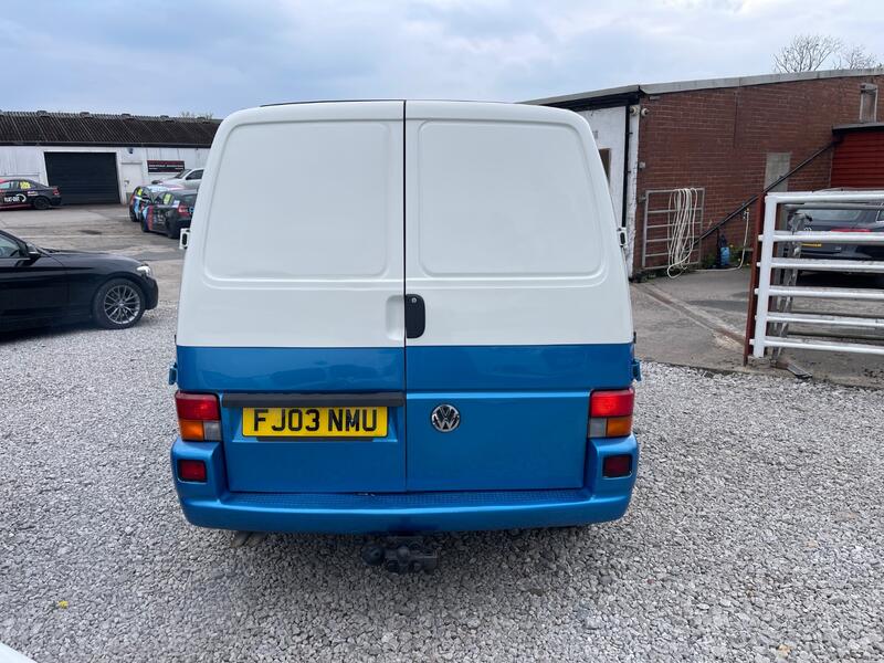 VOLKSWAGEN TRANSPORTER