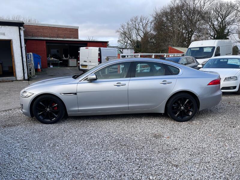 JAGUAR XF