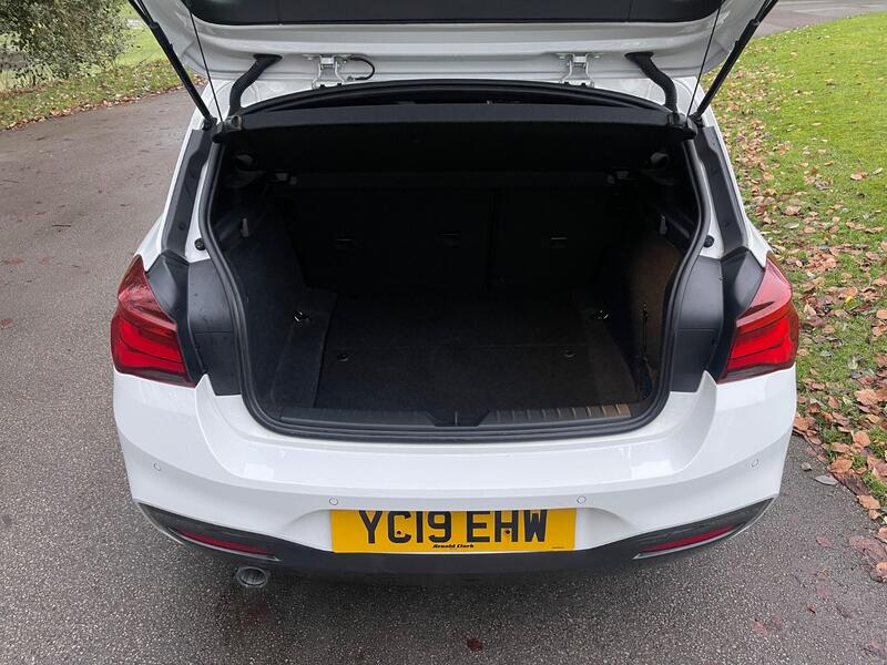 BMW 1 SERIES