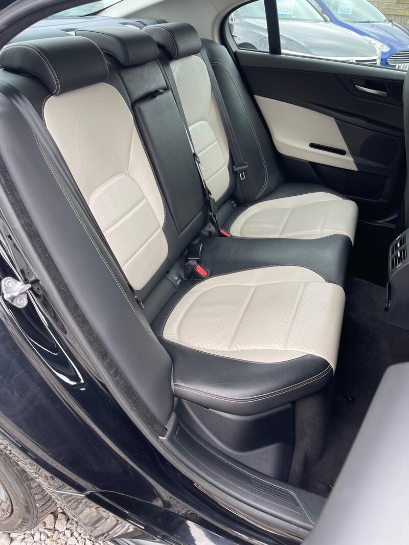 JAGUAR XE