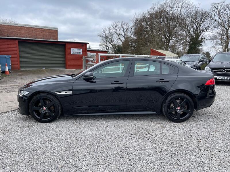 JAGUAR XE