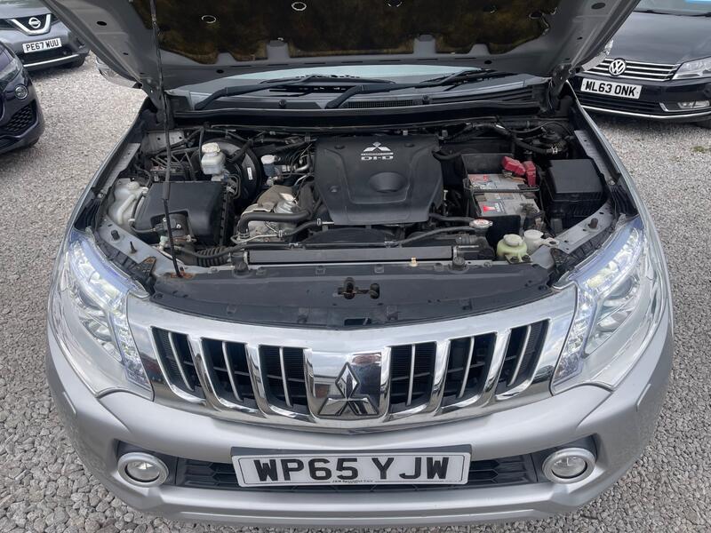 MITSUBISHI L200